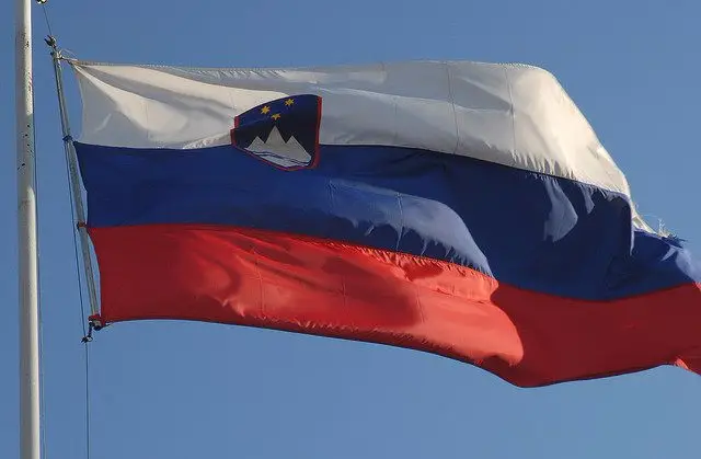 Мигранти унищожиха лагера в словенския град Брежица
