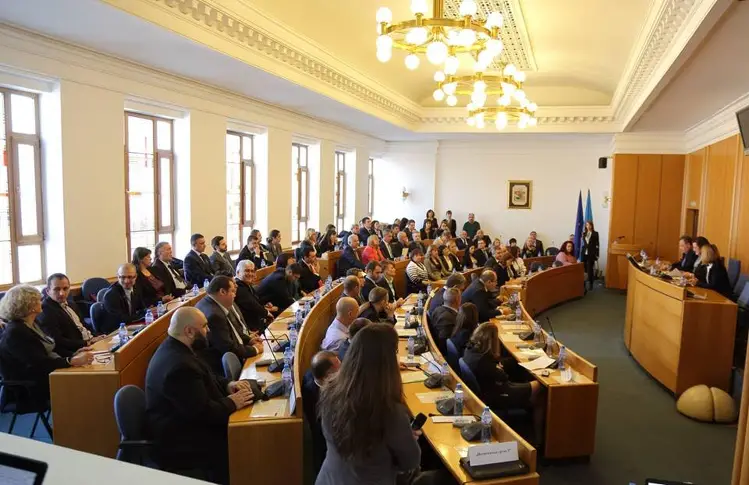 Разкол между гербери и реформатори в Столичния общински съвет