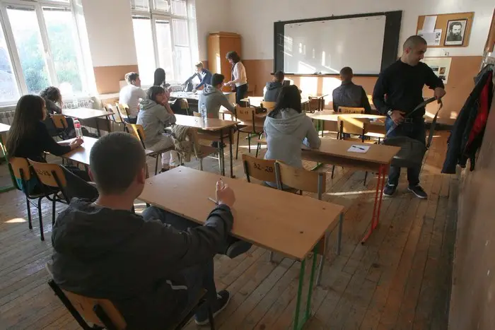 Учителите в пловдивско – на ръба от протест