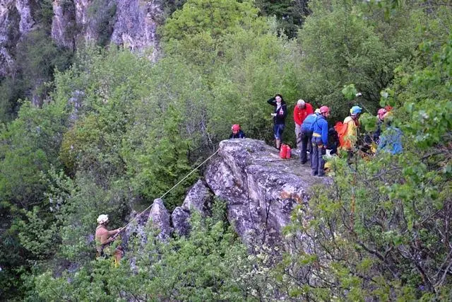 Пещерняците откриха сезона със сбор на Орлова чука