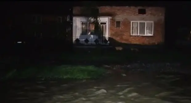 10 семейства са одобрени за помощи след наводнението в Дъбене