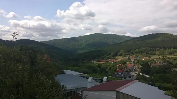 Каква е легендата за името на село Змейово?