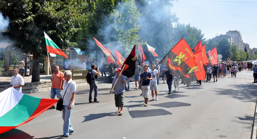 Протестиращи в Харманли искат незабавно закриване на всички бежански лагери в страната