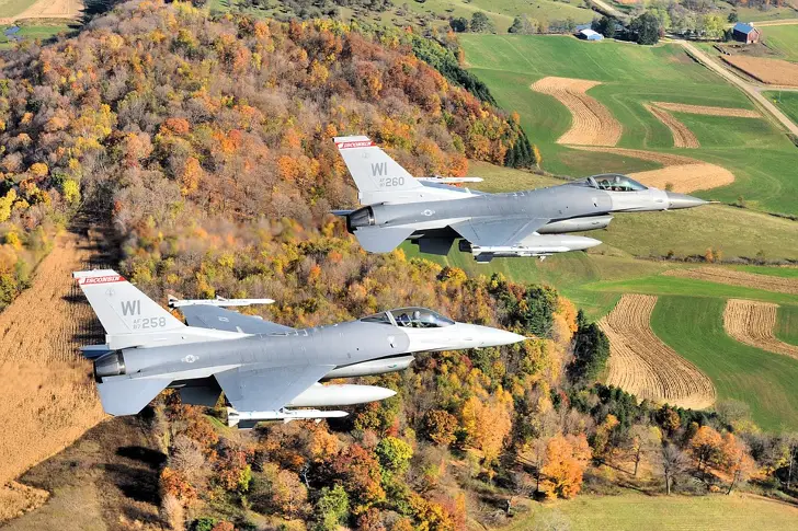 Румъния заменя изцяло руските МиГ-ове с американски F-16 до една година
