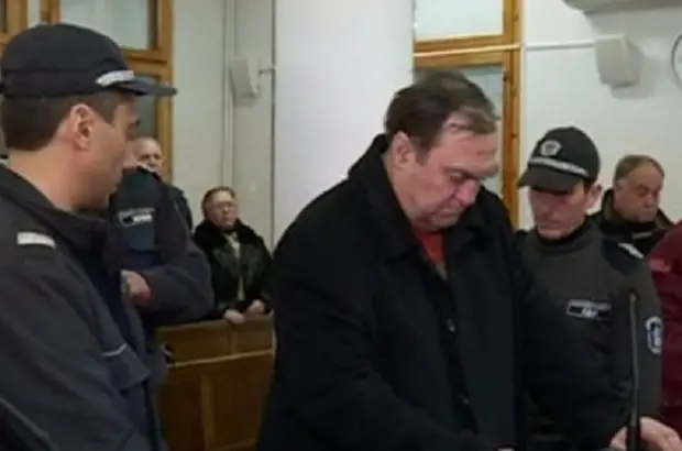 Новините в 09:34 - Гледат делото срещу бившия кмет на Пазарджик и Стрелча Иван Евстатиев