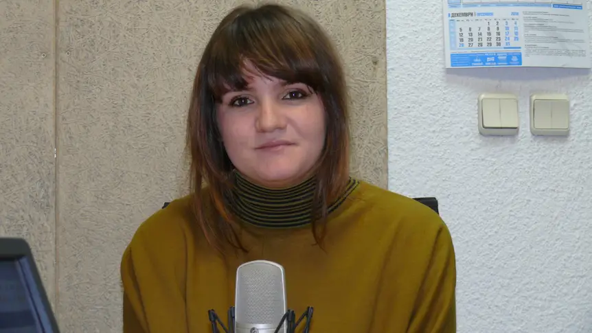 „Криеница” с Нора Ампова