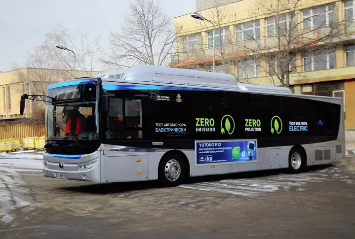 Нов електробус тръгна до Летище София