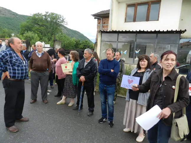 Нов протест срещу кариера за мрамор в Гоцеделчевско