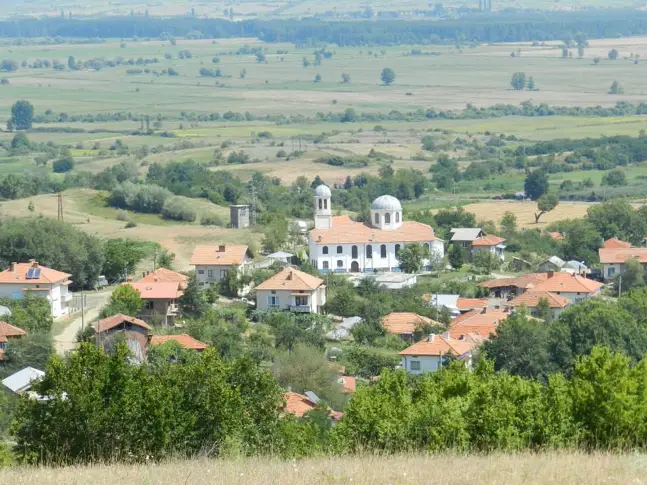 Протест срещу кариера за мрамор в Гоцеделчевско