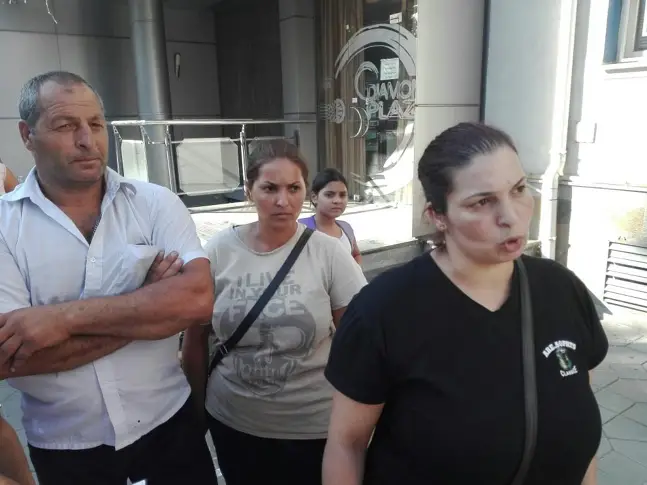 Арестуваха баща и син - обиждали и удряли полицаи