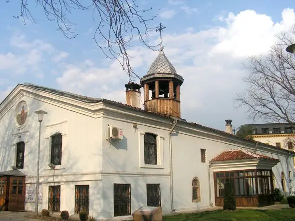 Изграждат външна камбанария на катедралния храм "Св. Димитър” в Сливен