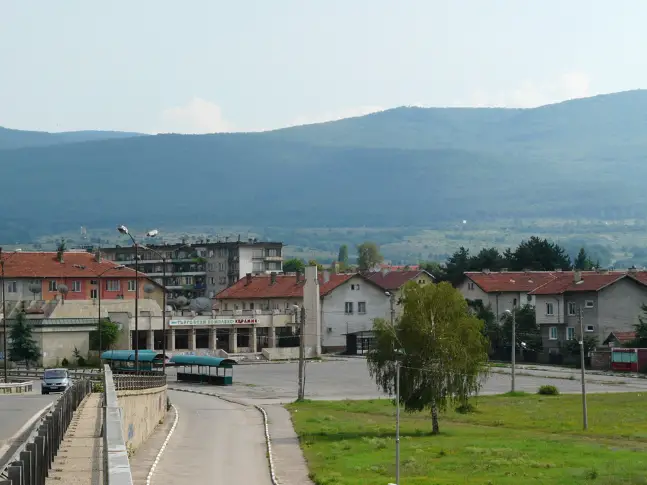 Протест до жп надлеза на гара Елин Пелин