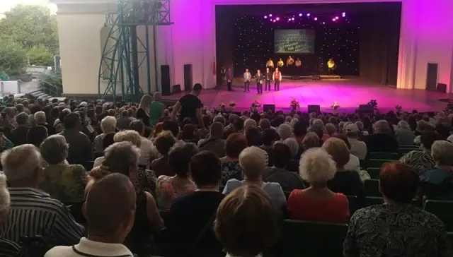 Лазар Налбантов събра  стотици от Бургас и областта в Летния театър