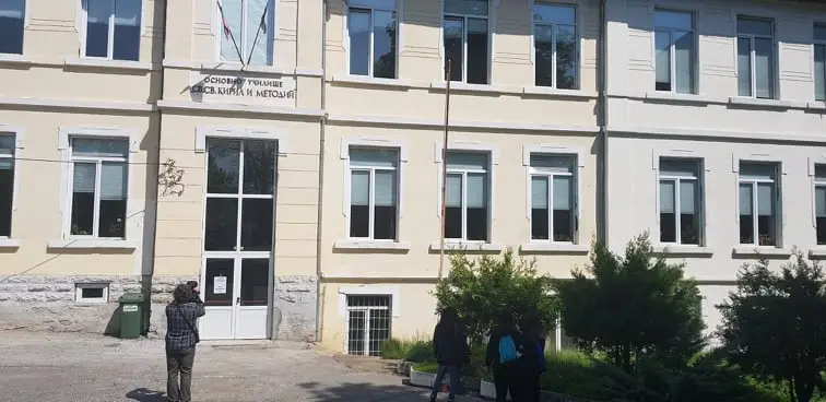 Общинският съвет в Горна Оряховица закри училищата в селата Поликрайще и Писарево