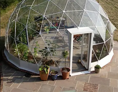 Геодезически купол оранжерия прави по проект училището в Самоводене