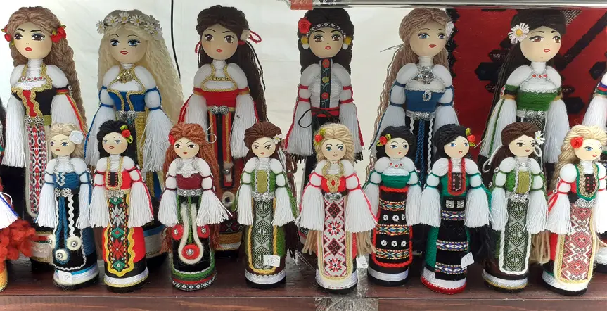 Кукли в народни носии показват на фестивал във Варна 