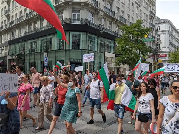Българи в Австрия с петиция срещу бездействието на ЕК спрямо корупцията в България 