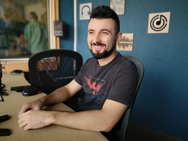 Славин Славчев знае, че „Не е лесно“, но е интересно