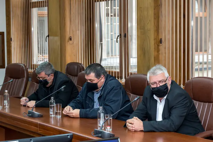 Полицаите не се договориха за заплатите си, протестите продължават