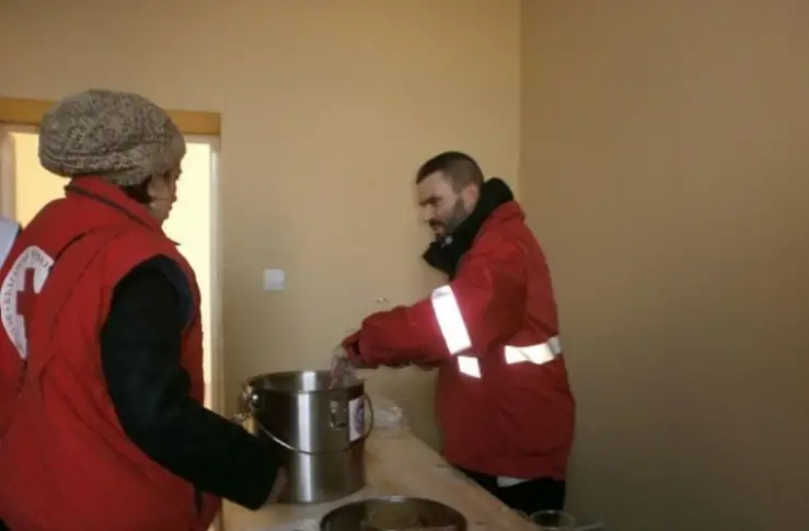БЧК в Русе осигурява храна за 45 бездомници