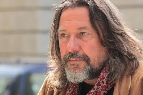 Веселин Мезеклиев: "Театърът трябва да продължи да поставя големите въпроси на живота, а животът е по-силен"