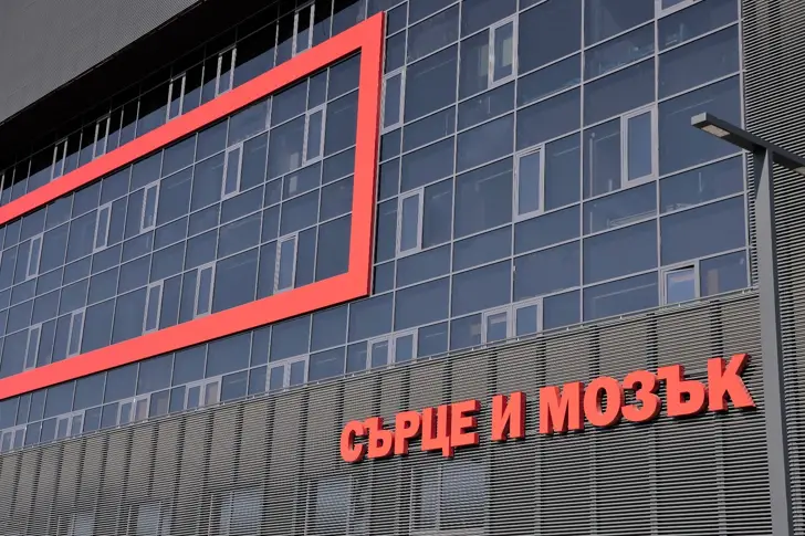Лекари ще оперират със супер роботи в новата швейцарската болница „Сърце и Мозък“