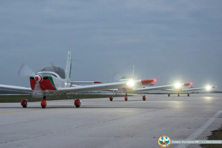 Три от новите самолети ZLIN Z242L пристигнаха на летище Долна Митрополия