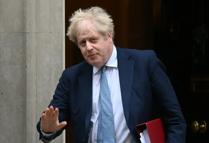 Натискът срещу британския премиер нараства
