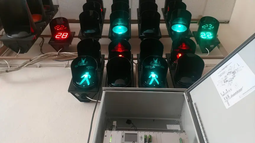 Проект за иновативна светофарна система ще облекчи трафика по бул. „Липник“ 