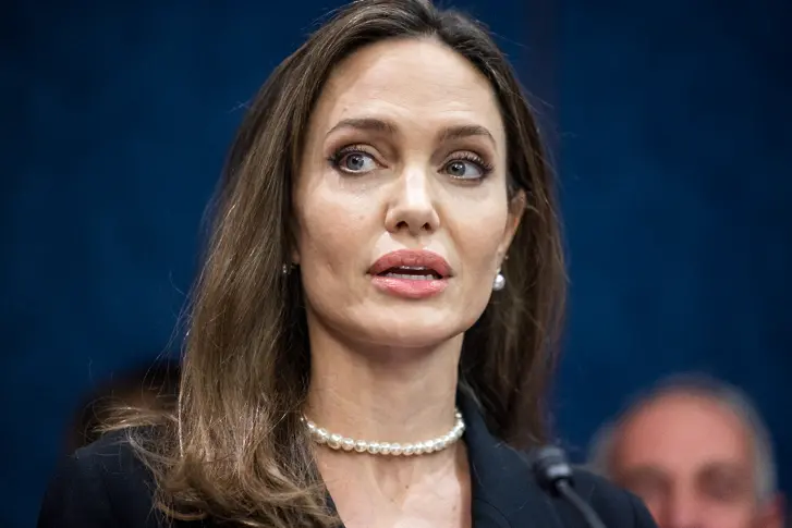 Анджелина Джоли подкрепи американски закон за защита от домашно насилие (видео и снимки)