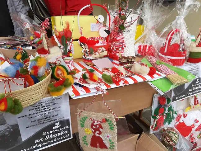 Кметът Смолян даде старт на благотворителния базар в рамките на конкурса „Баба Марта бързала, мартенички вързала“