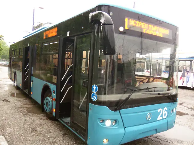 Община Пазарджик продава половината от акциите си в тролейбусния транспорт