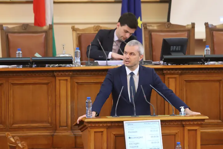 Костадинов поиска оставката на Министерския съвет и Кирил Петков