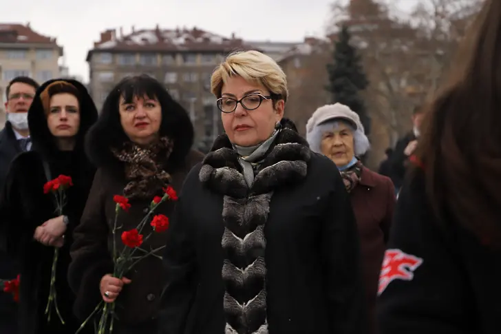 Руското посолство в България нарече евроатлантиците „подлоги“