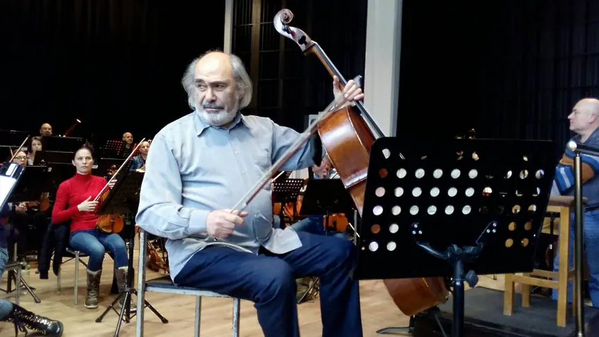 Световноизвестният виолончелист Марк Дробински свири със Симфониета Враца 
