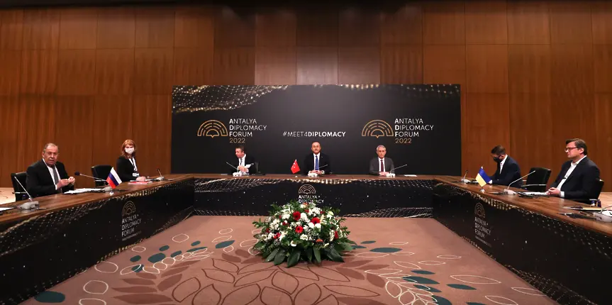 Приключи тристранната среща между външните министри на Турция, Русия и Украйна