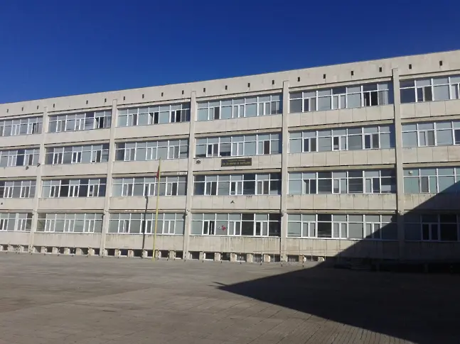 ОбС ще разгледа искане за поставяне на пламетна плоча на СУ „Св. св. Кирил и Методий“