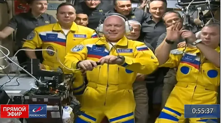 Русия отрича изборът на цветове на униформите на руските космонавти да има връзка с Украйна