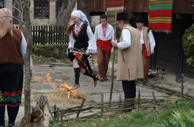 Празнуват Благовещене в Трявна