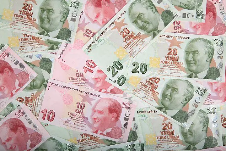 Турция и Русия обсъждат повече разплащания в национална валута в сферата на туризма