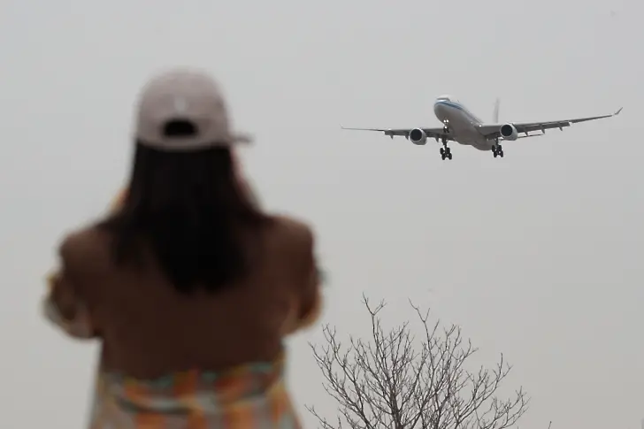 Открита е черната кутия на разбилия се Боинг 737 в Китай