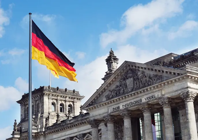 Германия планира да намали наполовина вноса на петрол от Русия до средата на 2022 