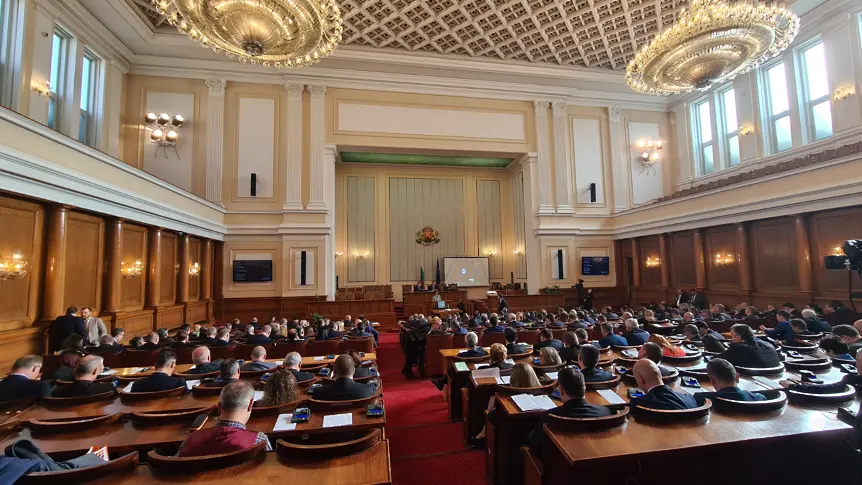 Парламентът прие промени в Закона за висшето образование