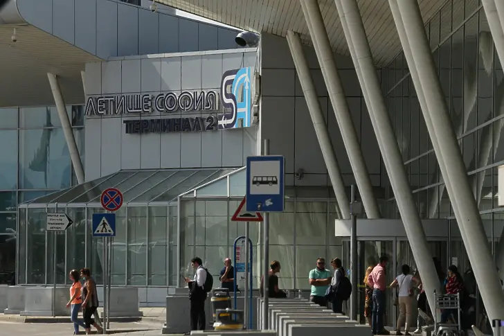 Oтпадат ограниченията за достъп до двата терминала на Летище София