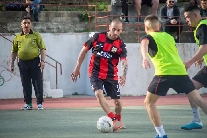 Община Мездра организира XXI общински турнир по футбол на малки врати