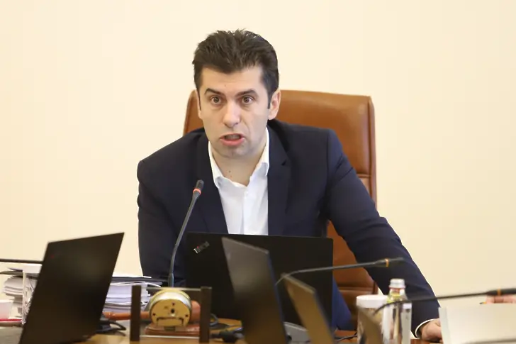 Петков след среща с Вархеи: За пръв път сериозна подкрепа заради новия подход към Скопие