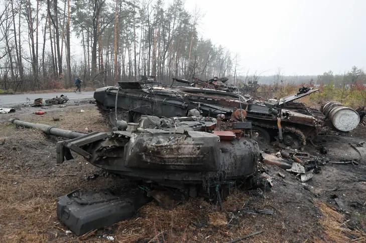 Зеленски: С изтеглянето си руснаците минират Киев и изоставят военна техника