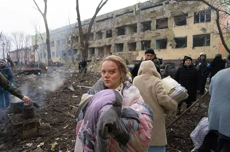 Бременната Мариана от Мариупол: Истински ли са снимките от войната в Украйна