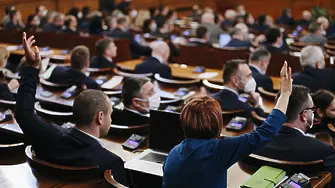 Петков не дойде в Народното събрание, опозицията недоволства 