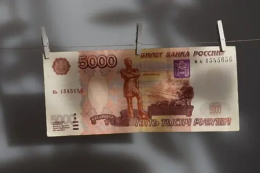 Въпреки санкциите – руската рубла се възстанови до нивата си отпреди войната